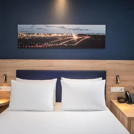 Hampton By Hilton Frankfurt Airport-2